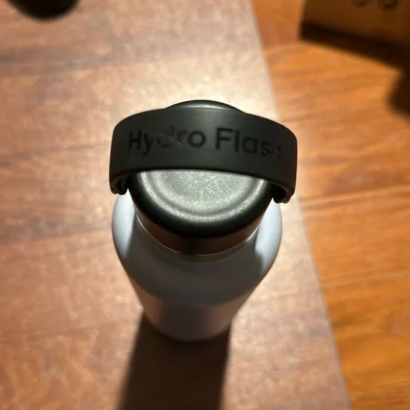 Hydro Flask 24 Oz Standard Mouth Bottle with Flex Cap Lid | Fog (NWT) - Picture 13 of 13